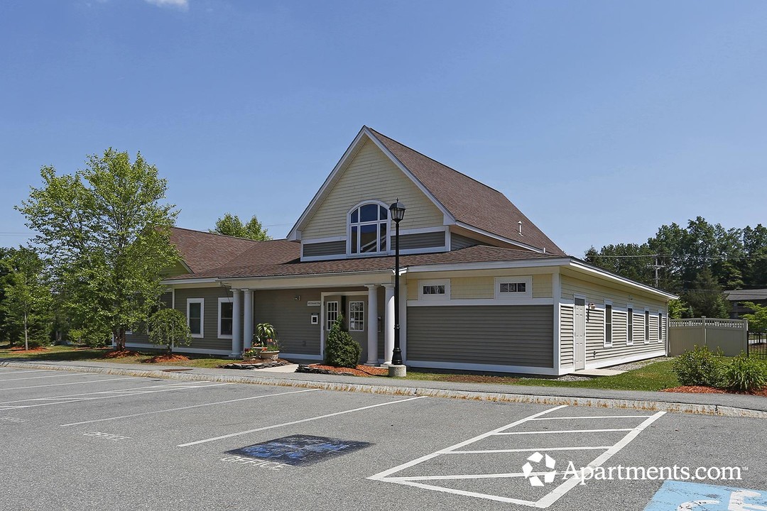 Cherry Hill Apartments in Newmarket, NH - Building Photo