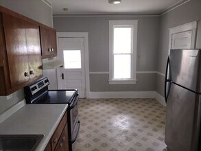 329 Main St in Rossville, KS - Building Photo - Building Photo