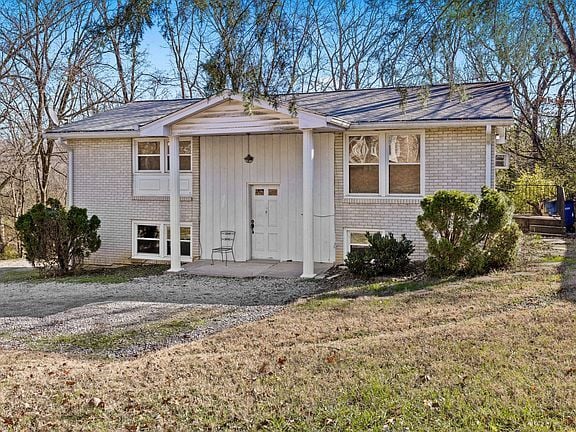 605 Dorothy Dr in Goodlettsville, TN - Building Photo