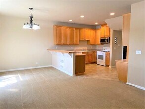 1407 NE 166th Ct in Shoreline, WA - Building Photo - Building Photo
