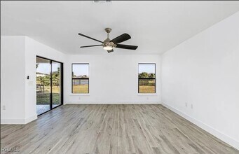 306 Shadow Lakes Dr in Lehigh Acres, FL - Building Photo - Building Photo