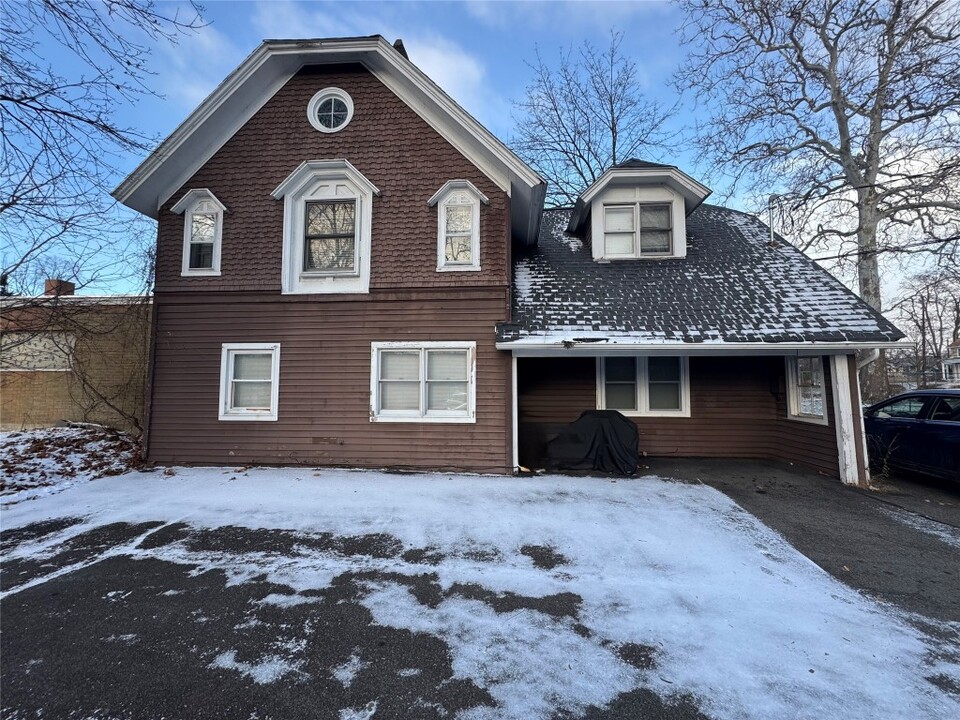 33 Front St-Unit -2 in Binghamton, NY - Building Photo