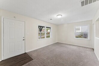 5026 Locust Ave in Kansas City, KS - Building Photo - Building Photo