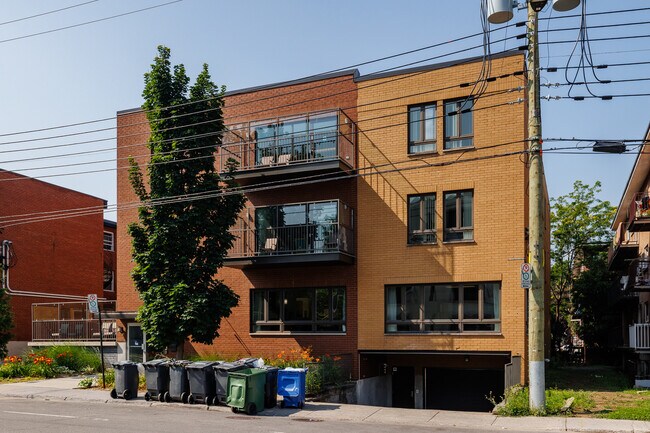 Pavillon Grenet in Montréal, QC - Building Photo - Building Photo