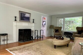 3 N Lake Rd in Armonk, NY - Building Photo - Building Photo
