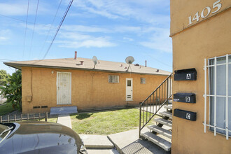 1401 S Willowbrook Ave in Compton, CA - Building Photo - Building Photo