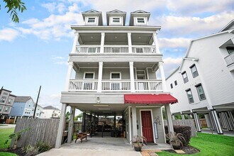 1333 N Meyer Ave in Seabrook, TX - Building Photo - Building Photo