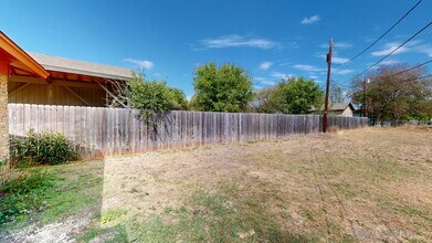 211 W Dove Ln in Harker Heights, TX - Building Photo - Building Photo