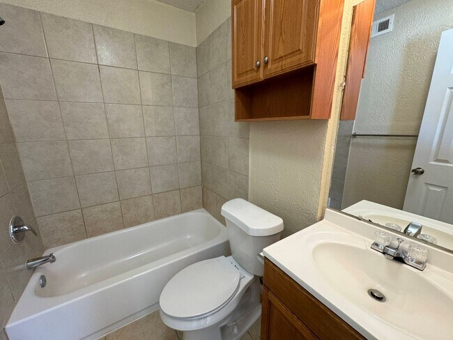 1020 N Gilmer St in Killeen, TX - Building Photo - Building Photo