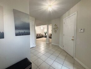 41 Pineridge Dr in Hamilton, ON - Building Photo - Building Photo