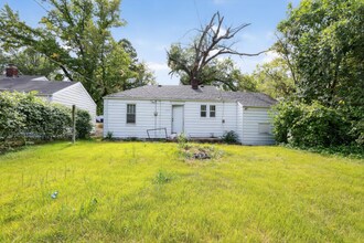 2525 Tyrell Dr in Jennings, MO - Building Photo - Building Photo