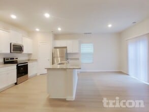 6432 Lowe Ln in Charlotte, NC - Building Photo - Building Photo