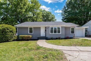 2237 Ashley Rd in Charlotte, NC - Building Photo