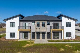 The McKinley in Pekin, IL - Building Photo