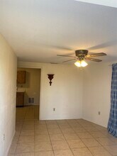 8266 Trionfo Ave in North Port, FL - Foto de edificio - Building Photo