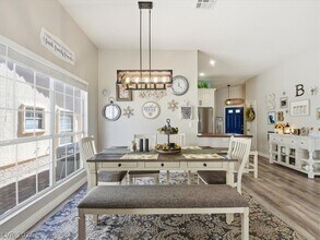 4904 Winterset Dr in Las Vegas, NV - Building Photo - Building Photo
