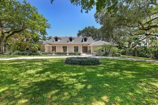 3425 Alhambra Cir in Coral Gables, FL - Building Photo