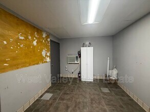 518 Center St in Taft, CA - Building Photo - Building Photo