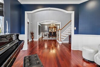 16 Valley Wood Dr in Franklin Township, NJ - Building Photo - Building Photo