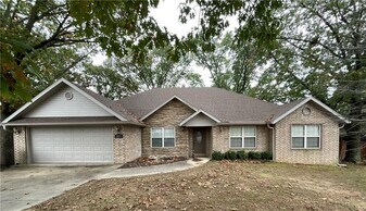 305 Meadows Ct in Pea Ridge, AR - Building Photo