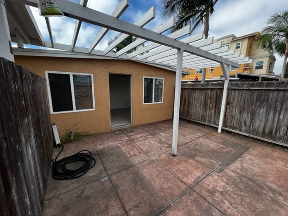 2039-2043 Grand Ave in San Diego, CA - Building Photo