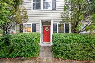 5914 Tampa St in Hanahan, SC - Building Photo