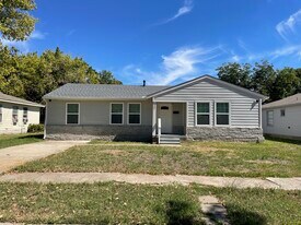 327 S 3rd St in Wylie, TX - Building Photo