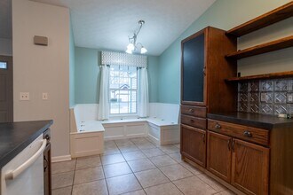 3571 Frenchpark Dr in Columbus, OH - Building Photo - Building Photo