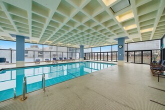 5320 N Sheridan Rd, Unit 1011 in Chicago, IL - Foto de edificio - Building Photo