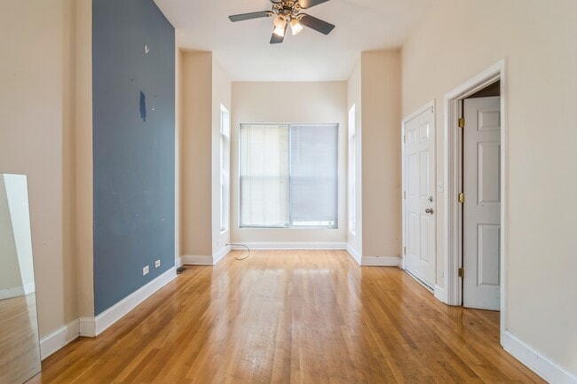 2420 W Polk St in Chicago, IL - Building Photo - Building Photo