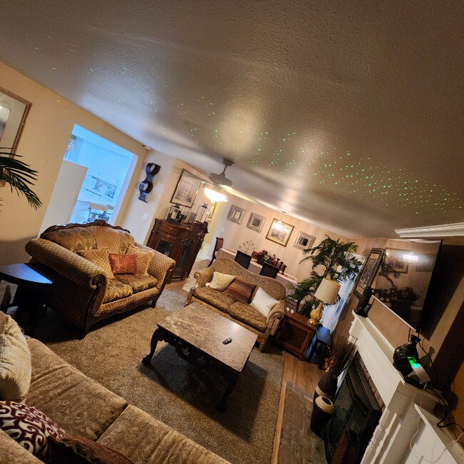 4 BD, 2 Bath in Highland, CA - Building Photo - Building Photo