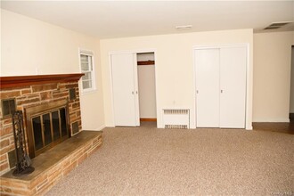 20 Schreiber Ln-Unit -A in Tappan, NY - Foto de edificio - Building Photo