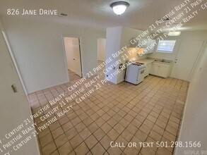 824 Jane Dr in Jacksonville, AR - Building Photo - Building Photo