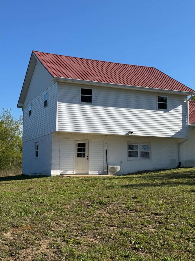 1885 Everett Rd in Rainsville, AL - Building Photo - Building Photo
