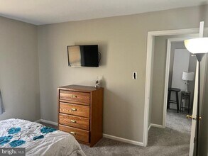 69 Hampshire Rd in Gloucester Township, NJ - Building Photo - Building Photo