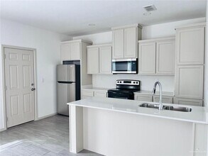 11 N 33rd St in McAllen, TX - Building Photo - Building Photo