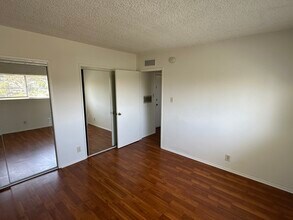 6020 La Prada St in Los Angeles, CA - Foto de edificio - Building Photo