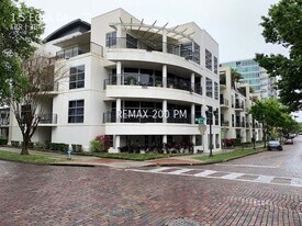 1 S Eola Dr in Orlando, FL - Building Photo