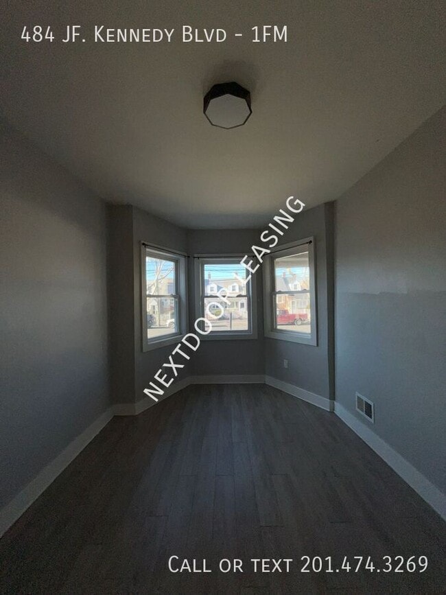 484 John F. Kennedy Blvd in Bayonne, NJ - Building Photo - Building Photo