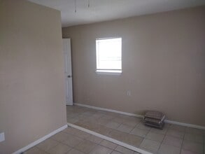 12202 Stewart Rd in Galveston, TX - Foto de edificio - Building Photo