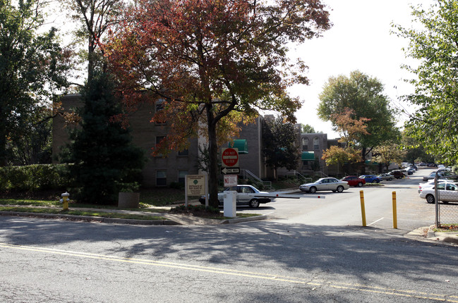 Canterbury Square Condominium in Alexandria, VA - Building Photo - Building Photo