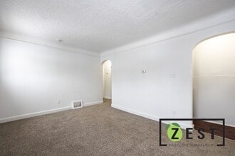 8250 Rosemont Ave in Detroit, MI - Building Photo - Building Photo