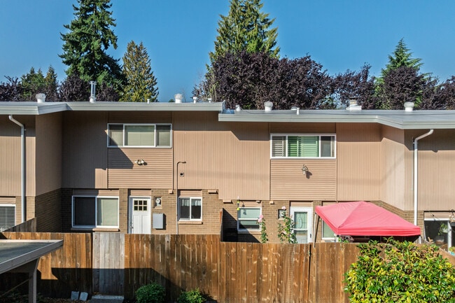 12200 SE 60Th ST in Bellevue, WA - Building Photo - Building Photo