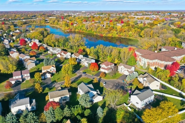 943 Earley Lake Curve in Burnsville, MN - Building Photo - Building Photo