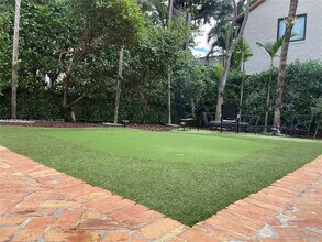 454 Rosaro Ave in Coral Gables, FL - Building Photo - Building Photo