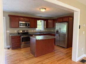 87 Center St in Carver, MA - Building Photo - Building Photo