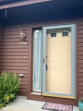 348 Boston Post Rd in Waterford, CT - Building Photo - Building Photo