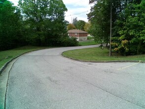 244 Meadowview Dr in Frankfort, KY - Building Photo - Building Photo