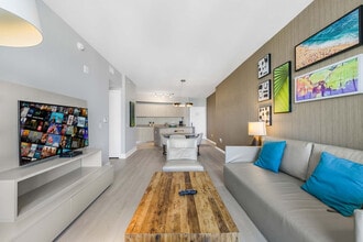 4111 S Ocean Dr in Hollywood, FL - Building Photo - Building Photo