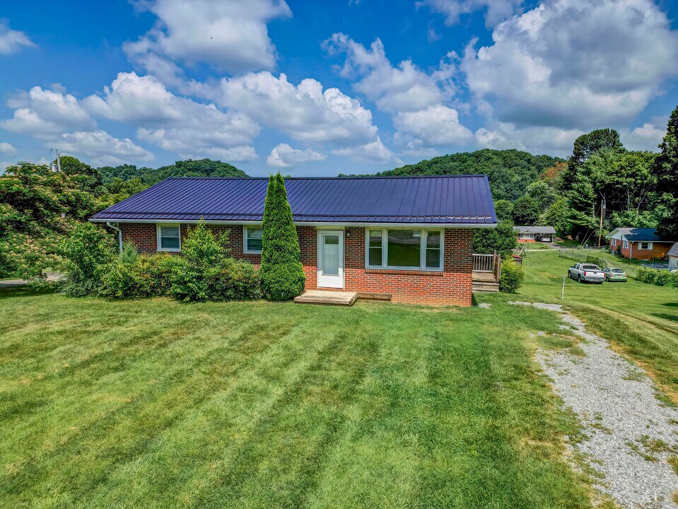 101 Rose Ln in Jonesborough, TN - Building Photo